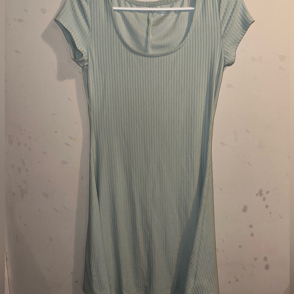 Mint shade dress - Picture 2 of 2